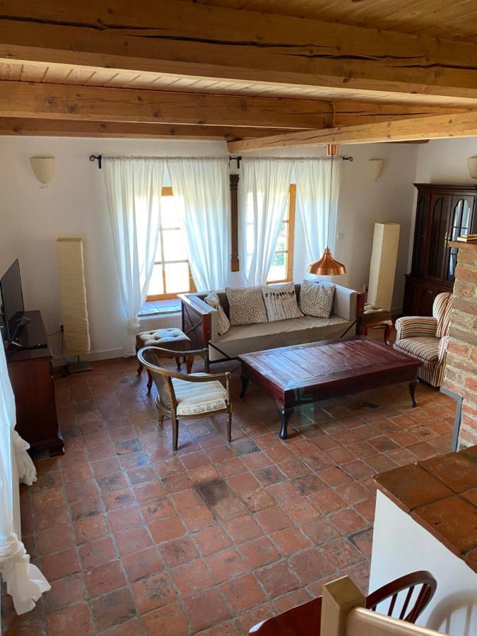 Apartman Na Statku Miskovice  外观 照片
