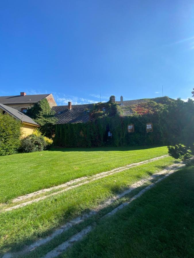 Apartman Na Statku Miskovice  外观 照片